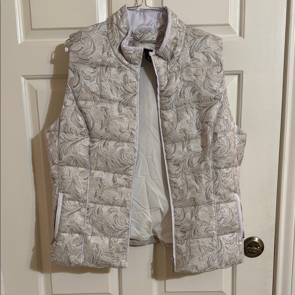 White House Black Market Floral Patterned Metallic Piped Puffer Vest - Picture 10 of 12